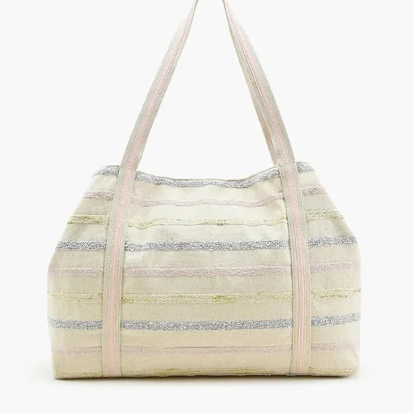 Chic Geometric Tote in Beige and Coral - Picture 3 of 10
